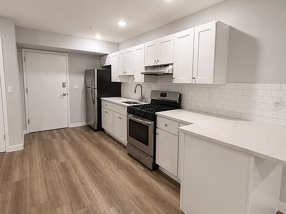 3rd image of 358-360 Hamilton Ave #305