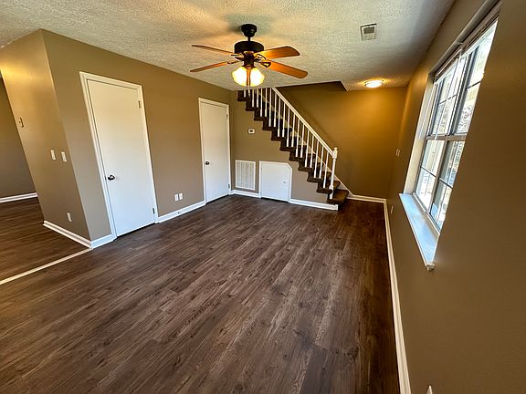 5th image of 5326 Collegeview Dr