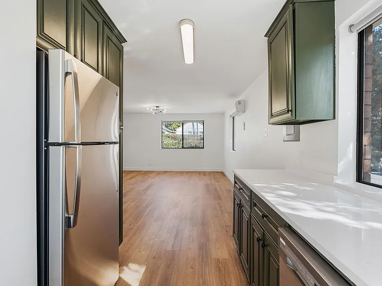 1016 E 900 S — Photo 50