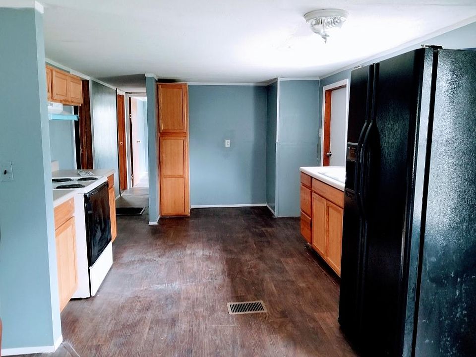 1st image of 553 NE Broadway Ave