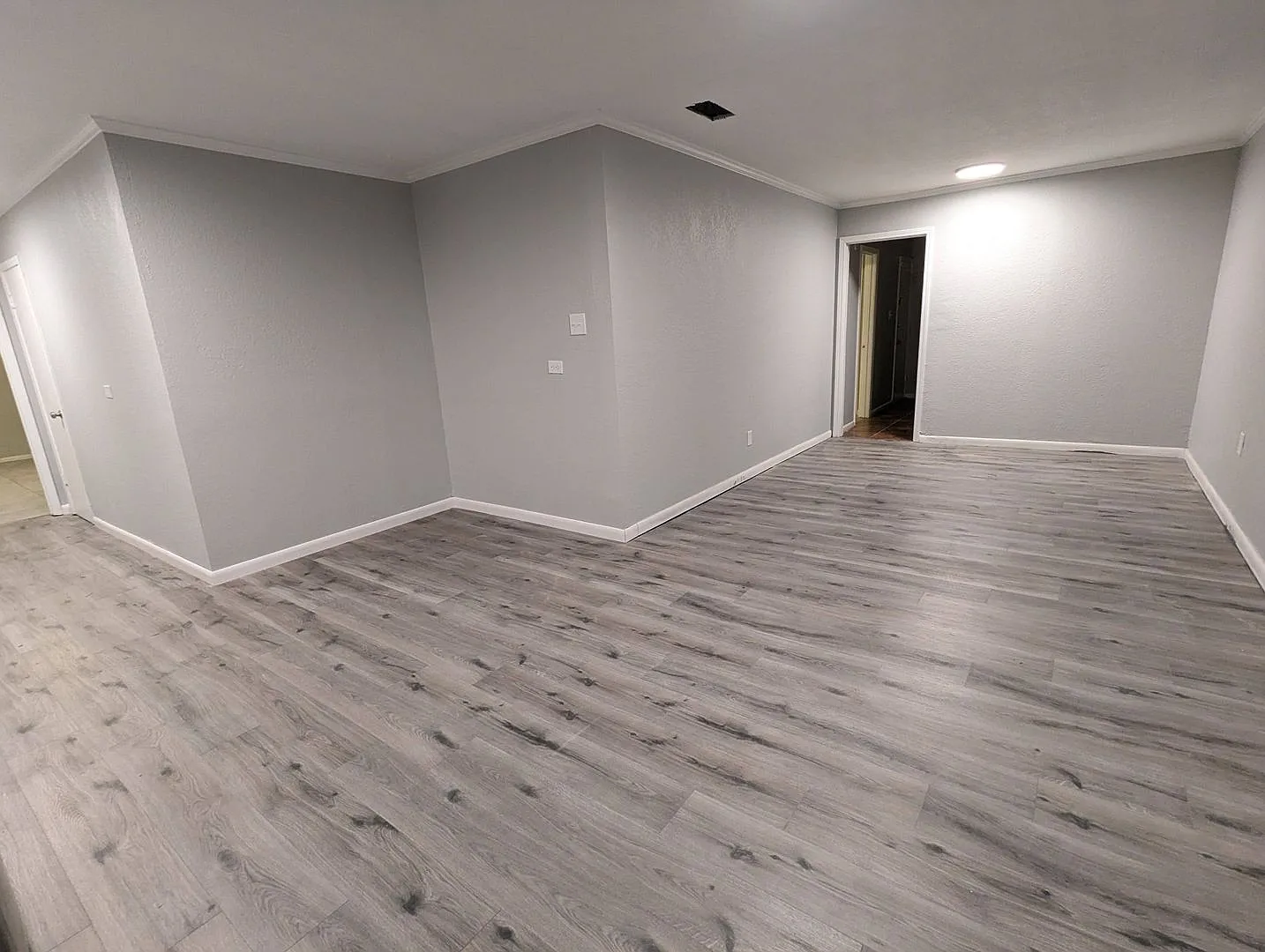 Newly remodeled 3/2 in Southern Hills — Photo 3
