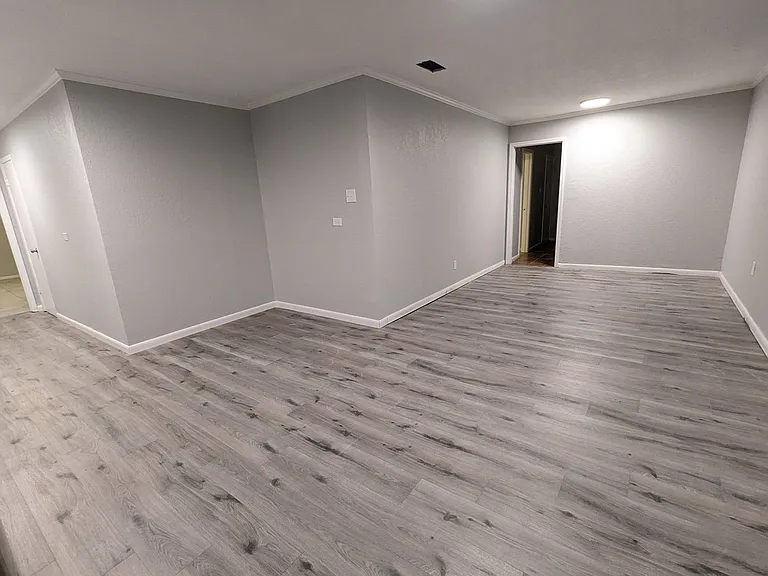 1123 Kimberly Dr — Photo 3