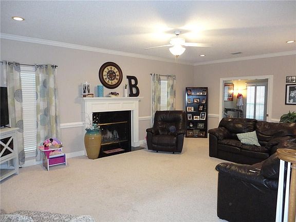 4th image of 1266 Savannah Dr
