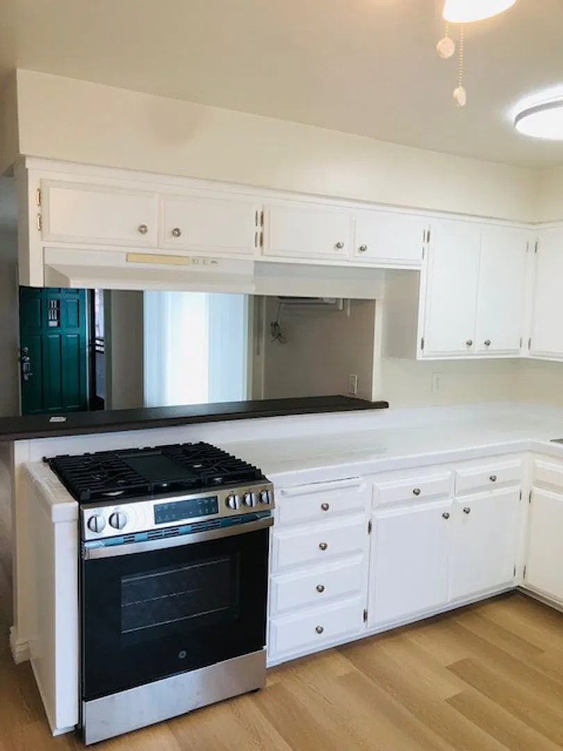 10611 Western LLC — Photo 1