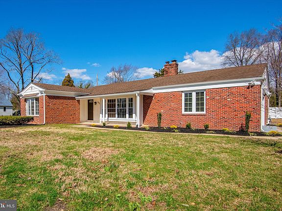 2nd image of 2356 Baywood Dr