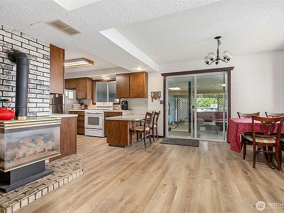 5th image of 3257 E Badger Road
