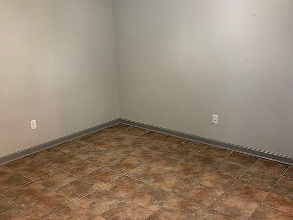 5th image of 601 N Caraway Belt C #2200-12