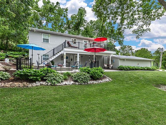 5th image of 524 E Lake Dr