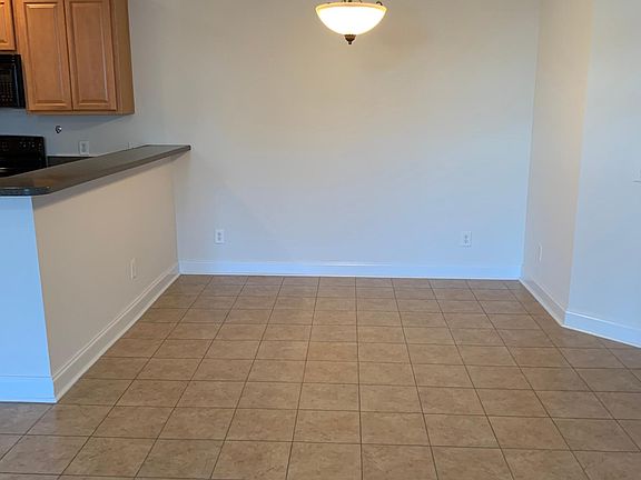 3rd image of 73 Crane Dr Unit G