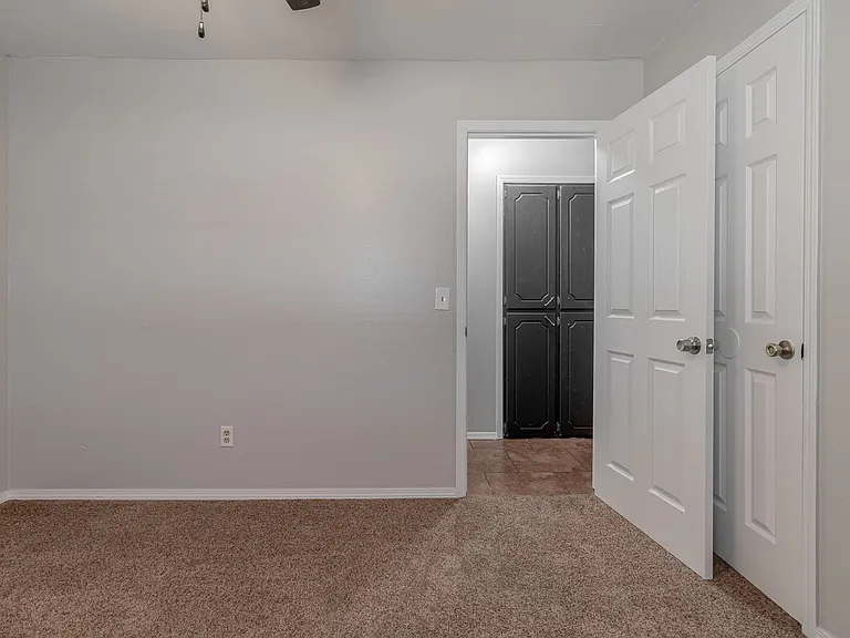 821 Peregrine Dr — Photo 33