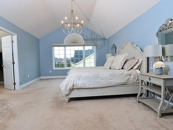 4th image of 80 Endean Dr