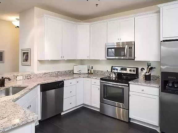 3rd image of 2670 Kelley Pkwy Unit 208