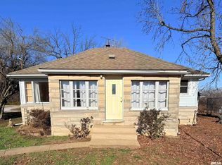 1708 Yew St, Harrisburg, IL 62946