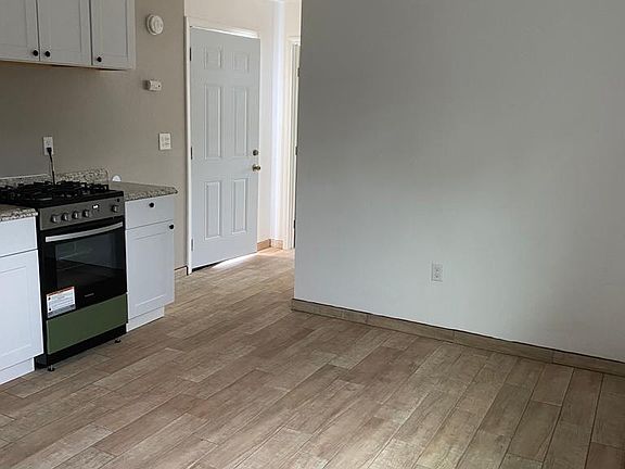 5th image of 3556 47th St