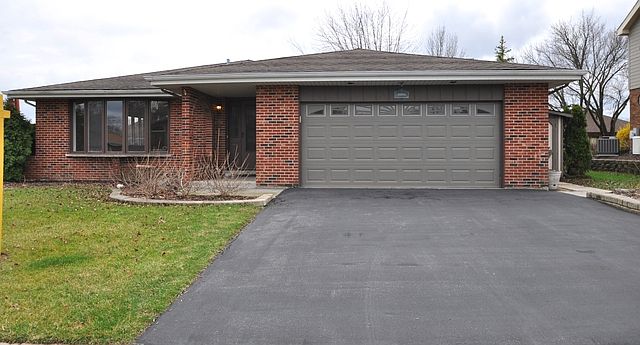 1st image of 10107 W Parkview Dr