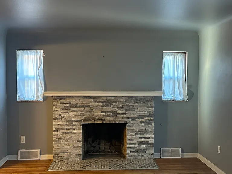 18968 Chester Ave — Photo 4