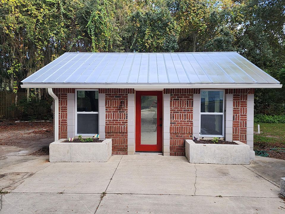 Stand alone unit. Behind the mansion