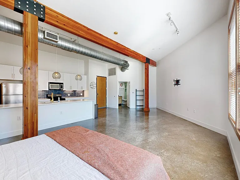 2502 Live Oak St #217 — Photo 8