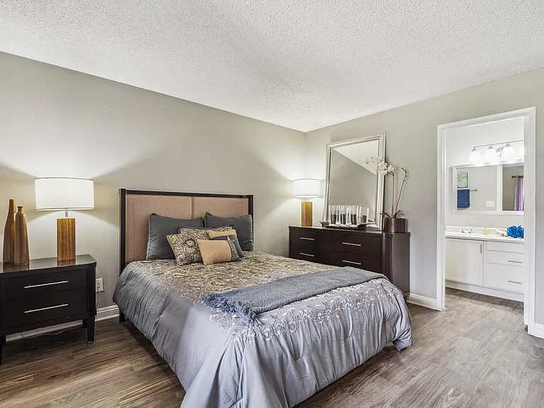 Sorrento Apartments — Photo 47