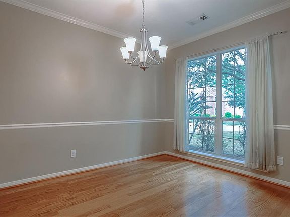 5th image of 8114 Sports Haven Dr