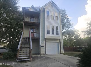 1703 Resca De La Palma St, Pascagoula, MS 39567