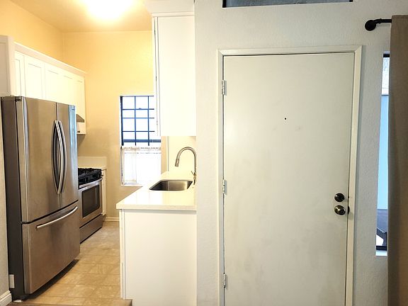 5th image of 10630 Lakeside Dr N Unit J