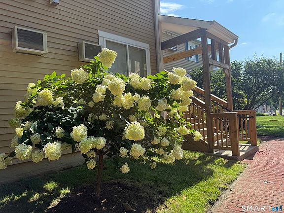 4th image of 135 Flax Hill Road #19