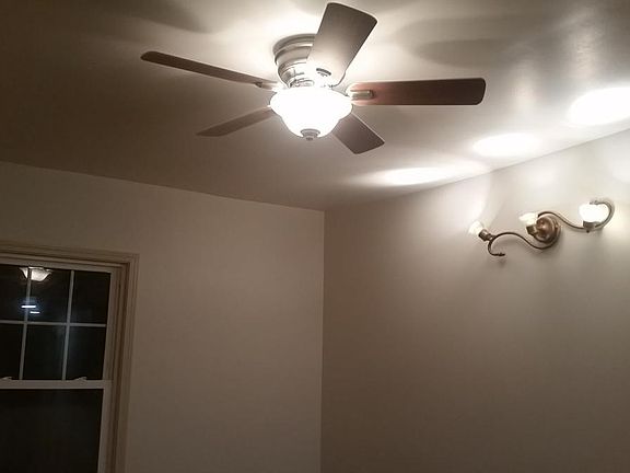 5th image of 1018 N Menard Ave #2
