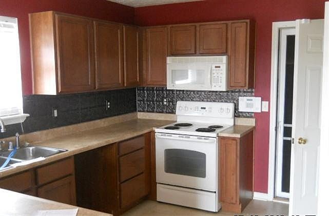 2nd image of 104 Hope Dr