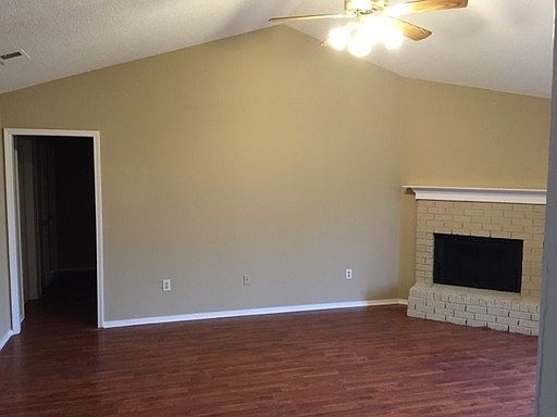 4th image of 10398 Yates Dr