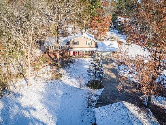 5th image of 130 Cheryl Dr