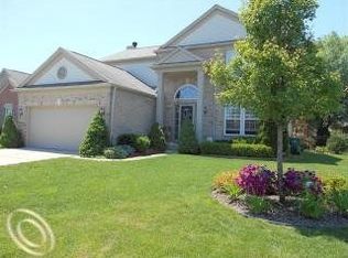49983 Crusader Dr, Macomb, MI 48044