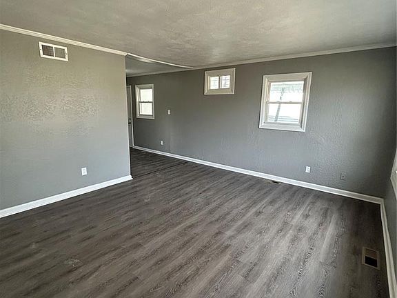 2nd image of 20 Leonard Dr