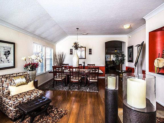 5th image of 6809 Adella Ct