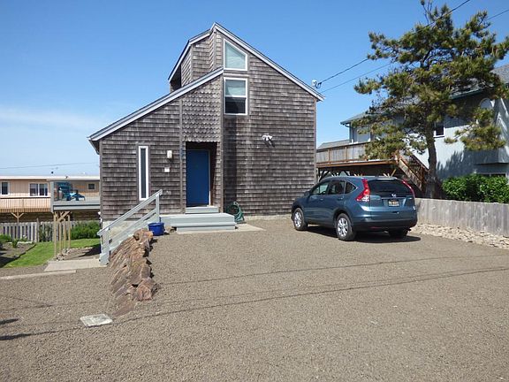 2nd image of 6451 NE Mast Ave