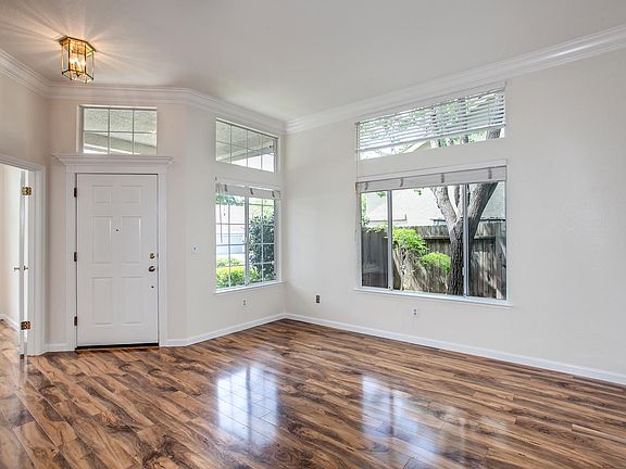 4th image of 15215 Medella Cir