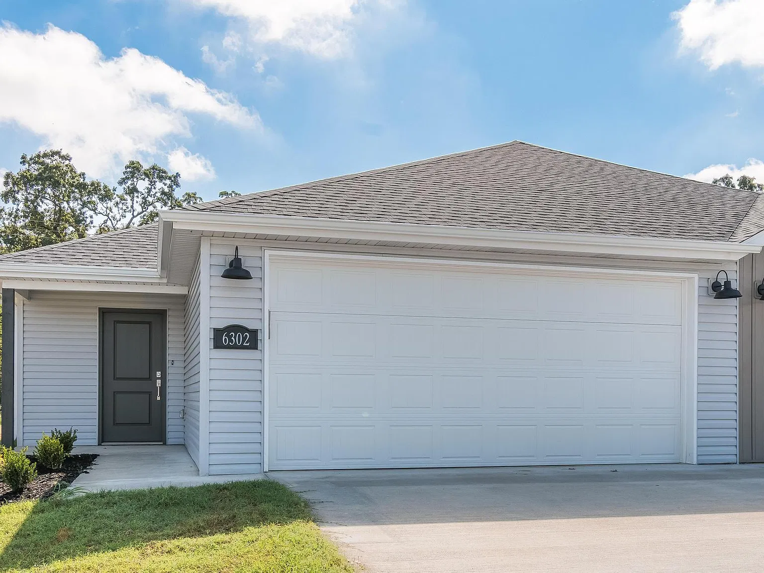 3 bed, 1256 sqft, $1,395 — Photo 2