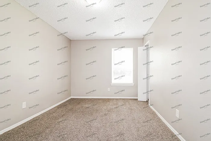 613 N Ramblin Oaks Dr — Photo 7