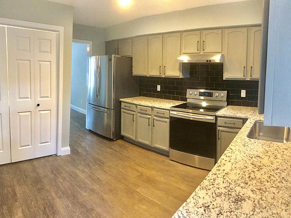 3rd image of 6013 Edmondson Ln