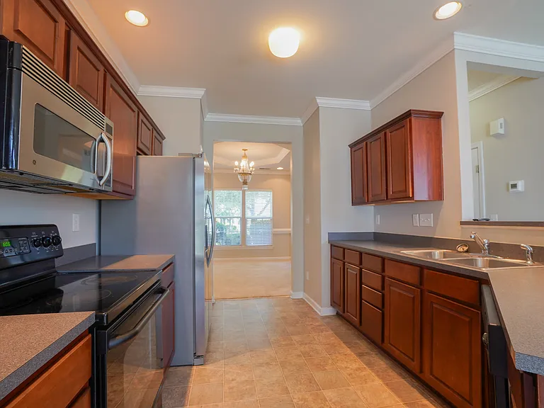 6021 Queens Walk Ct — Photo 11