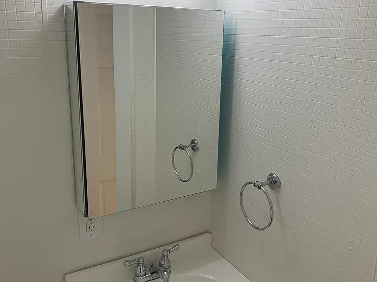 10 Wiget St #8 — Photo 22