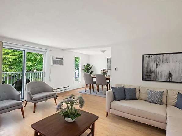 220 Bedford St #E-6, Bridgewater, MA 02324