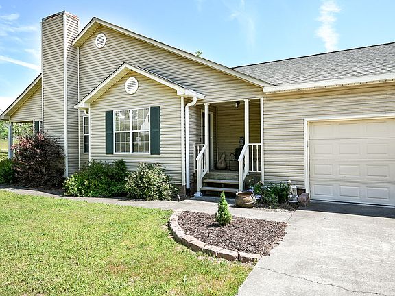 3rd image of 173 Georgia Bell Cir SE