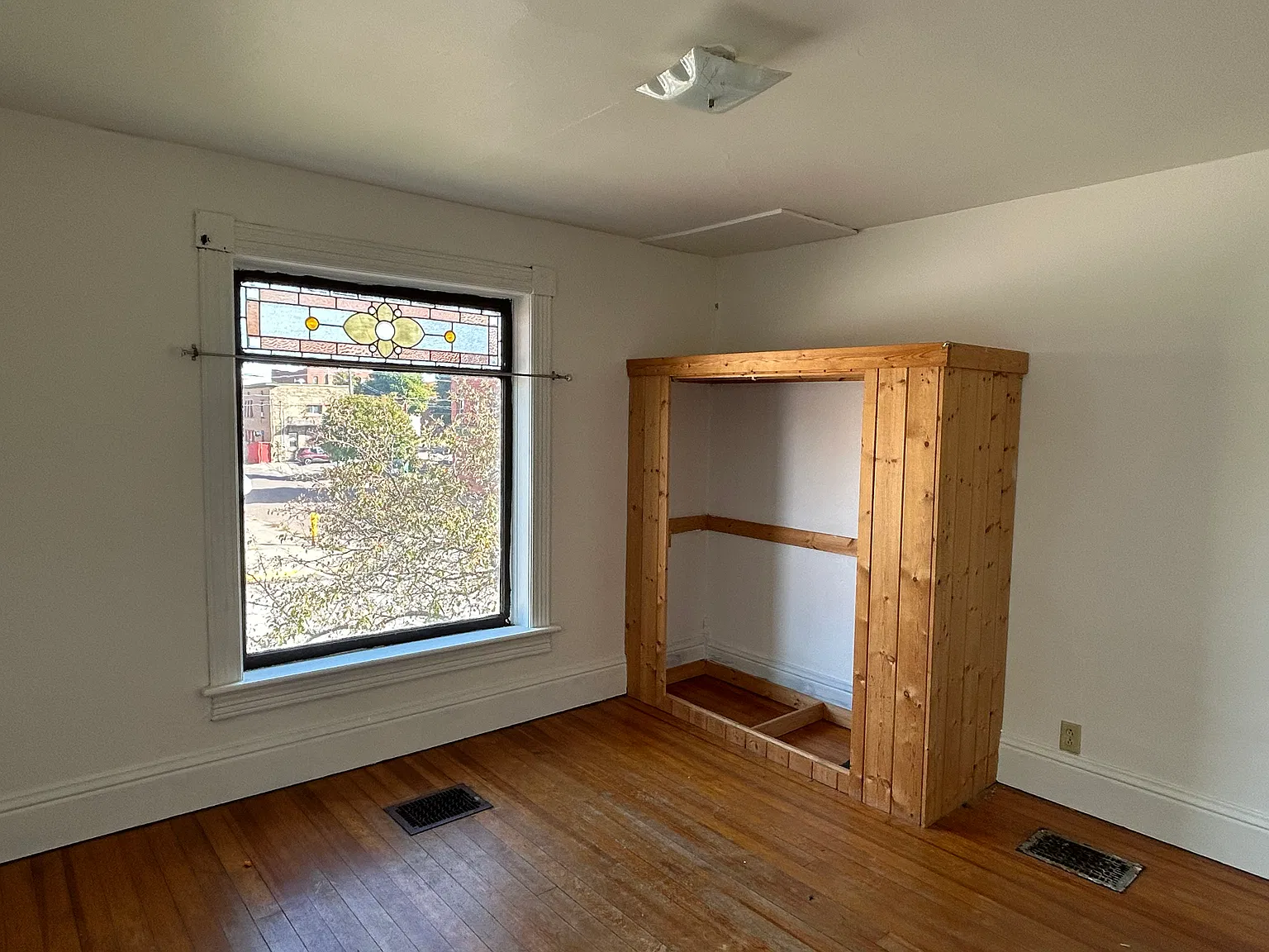 2 bed, 1100 sqft, $1,150 — Photo 3