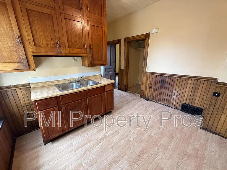 2441 N Dr William Finlayson St — Photo 15