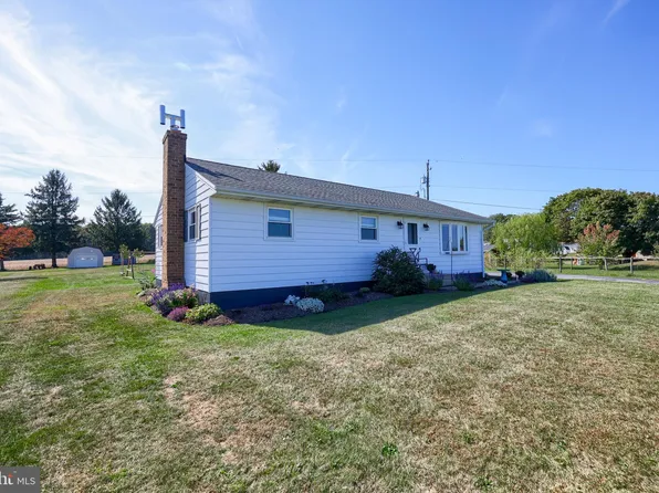31 W Strack Dr, Myerstown, PA 17067
