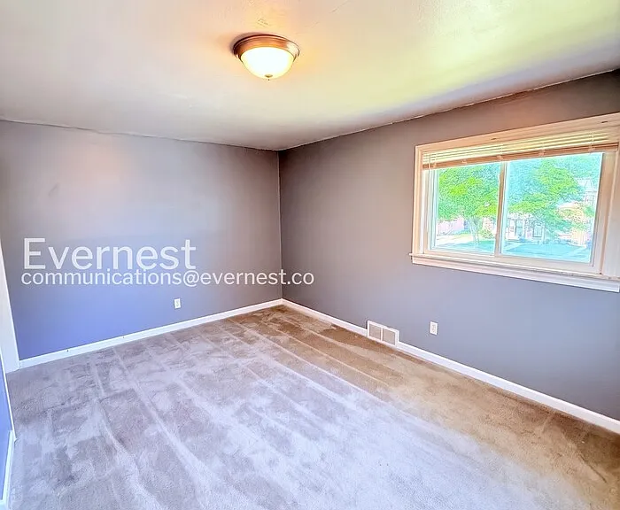 15380 Meyers Rd — Photo 13
