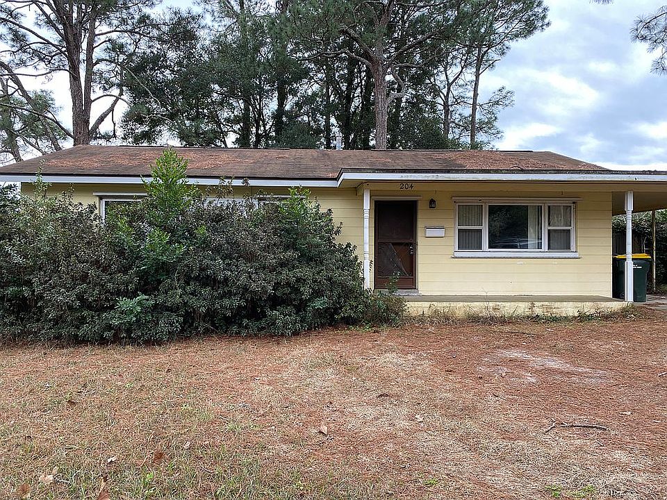 1st image of 204 California Dr