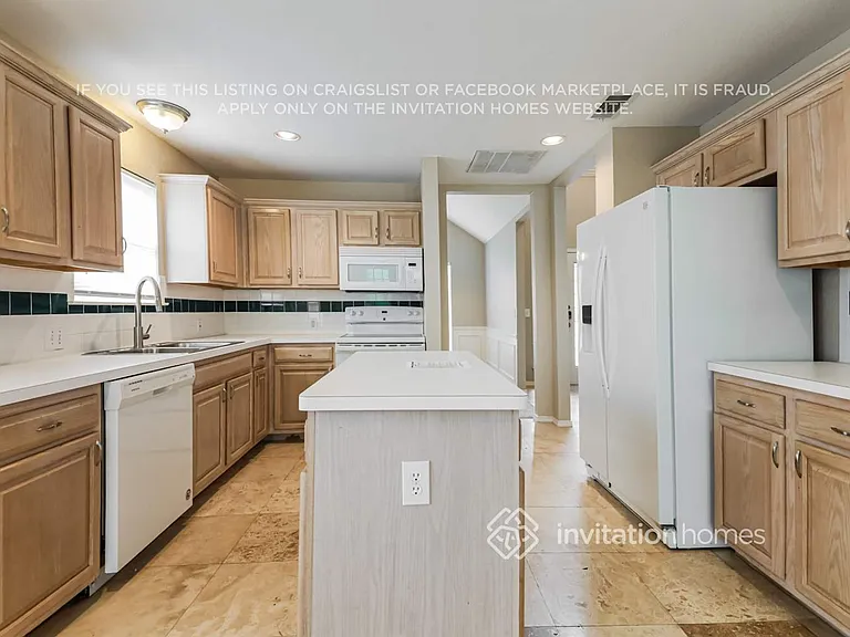 7714 Straits Dr — Photo 10