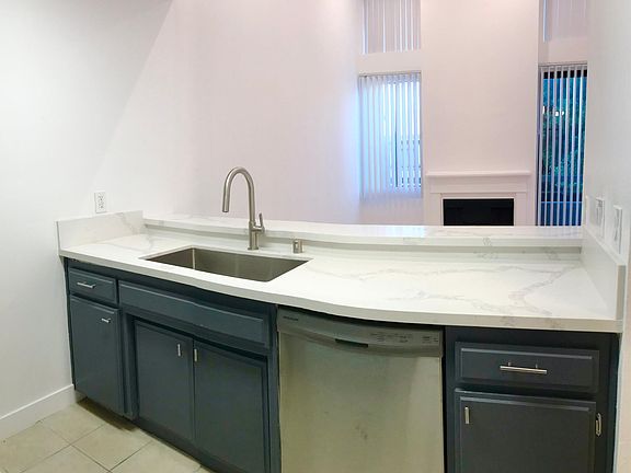5th image of 12401 Chandler Blvd #202